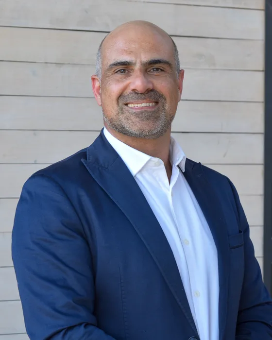 Víctor Nazer Saleh, fundador de Magama